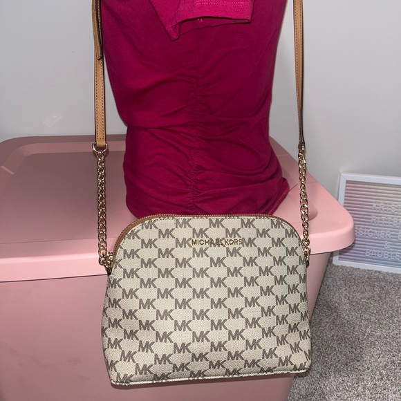 Michael Kors Jet Set Crossbody - Picture 2 of 7